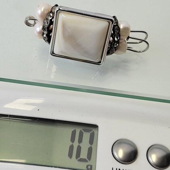 Square Brooch with Faux White Pearls Pin - Picture 12 of 12